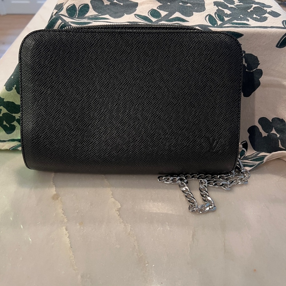 Louis Vuitton Designer black Women's clutch or wristlet. Very good condition❤️ - Picture 3 of 10